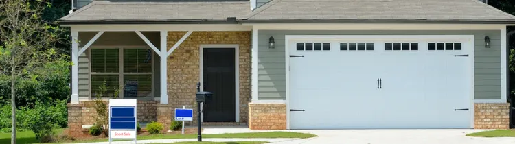 Disadvantages of Buying a Short Sale in Houston